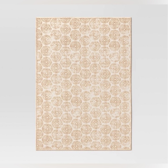 NWT set of 6 threshold beige medallion placemats 14”x19” each - Picture 1 of 7